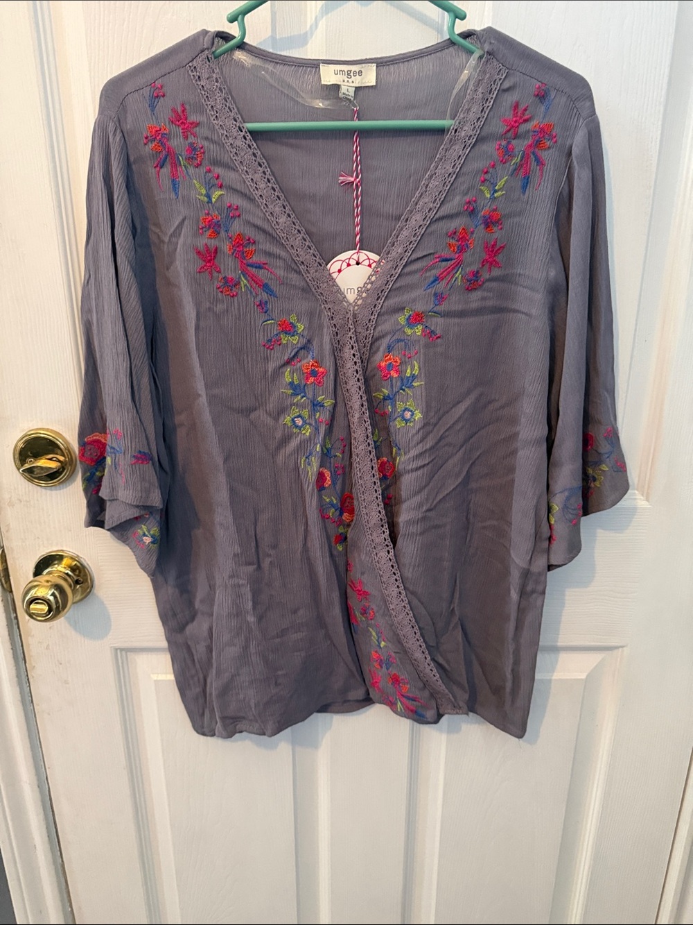 Umgee grayish Purple Embroidered V-Neck Tunic with Floral Accents NWT size Lg